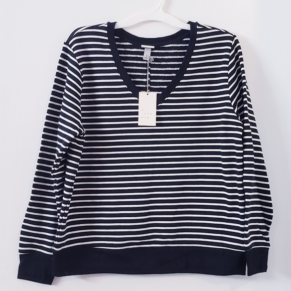Women's striped long sleeve  V-Neck pullover - Picture 2 of 5